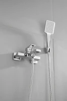 Смеситель для ванны с душем BELZ B60613 хром Смеситель для ванны с душем BELZ B60613 хром