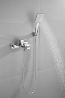 Смеситель для ванны с душем BELZ B60613 хром Смеситель для ванны с душем BELZ B60613 хром