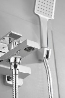 Смеситель для ванны с душем BELZ B60613 хром Смеситель для ванны с душем BELZ B60613 хром
