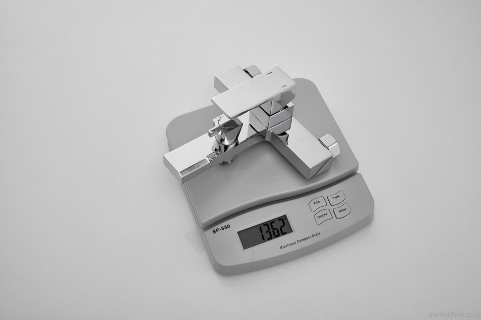 Смеситель для ванны с душем BELZ B60613 хром