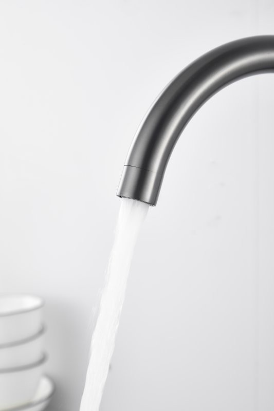 Смеситель для кухни BELZ B76801-3 вороненая сталь