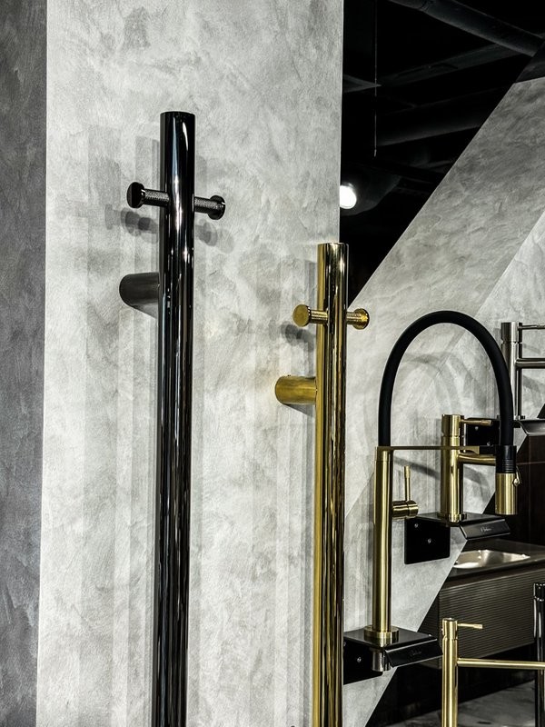 Полотенцесушитель электрический Boheme Uno 726-G 150x12, gold