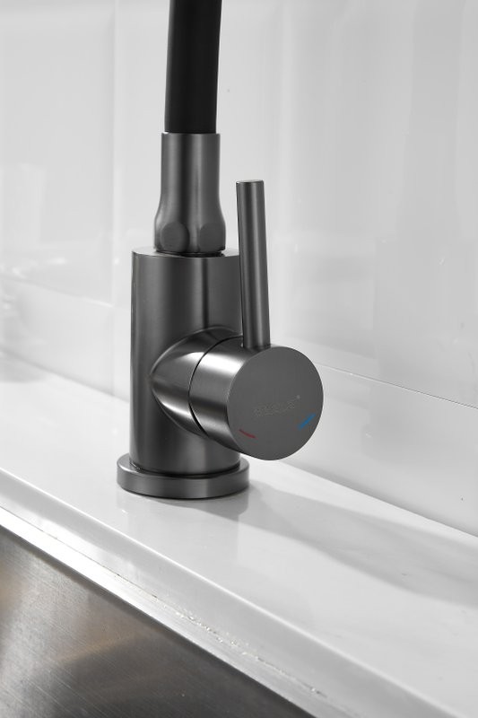 Смеситель для кухни BELZ B810 B74810-3 с гибким изливом, оружейная сталь