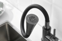 Смеситель для кухни BELZ B810 B74810-3 с гибким изливом, оружейная сталь