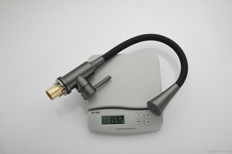 Смеситель для кухни BELZ B810 B74810-3 с гибким изливом, оружейная сталь