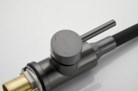 Смеситель для кухни BELZ B810 B74810-3 с гибким изливом, оружейная сталь