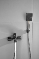 Смеситель для ванны с душем BELZ B60613-3 вороненая сталь Смеситель для ванны с душем BELZ B60613-3 вороненая сталь