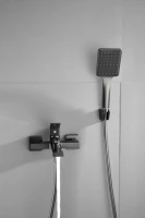 Смеситель для ванны с душем BELZ B60613-3 вороненая сталь Смеситель для ванны с душем BELZ B60613-3 вороненая сталь