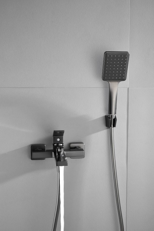 Смеситель для ванны с душем BELZ B60613-3 вороненая сталь