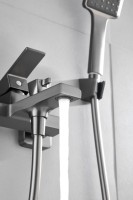 Смеситель для ванны с душем BELZ B60613-3 вороненая сталь Смеситель для ванны с душем BELZ B60613-3 вороненая сталь