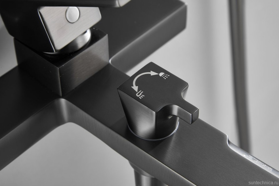 Смеситель для ванны с душем BELZ B60613-3 вороненая сталь