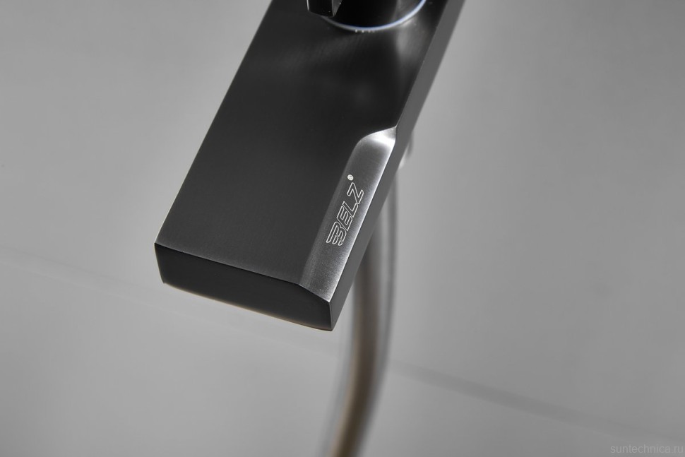 Смеситель для ванны с душем BELZ B60613-3 вороненая сталь