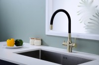 Смеситель для кухни Paulmark Salix 213419-BR, бронза, черный, с гибким изливом