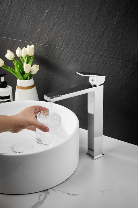 Смеситель для раковины BELZ B613 B11613 хром