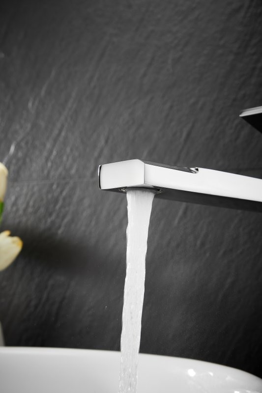 Смеситель для раковины BELZ B613 B11613 хром