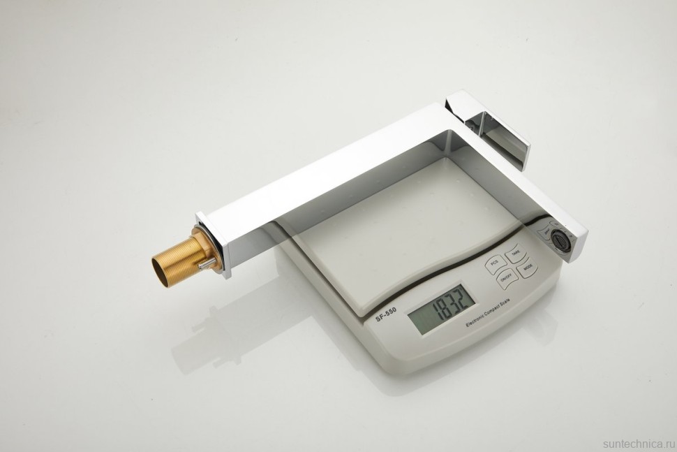 Смеситель для раковины BELZ B613 B11613 хром