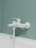 Смеситель для ванны с душем IDDIS RAYWT02i02WA матовый белый Смеситель для ванны с душем IDDIS RAYWT02i02WA матовый белый