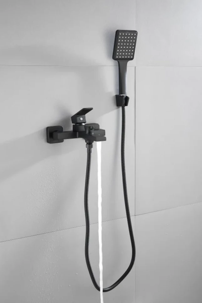 Смеситель для ванны с душем BELZ B60613-7 черный