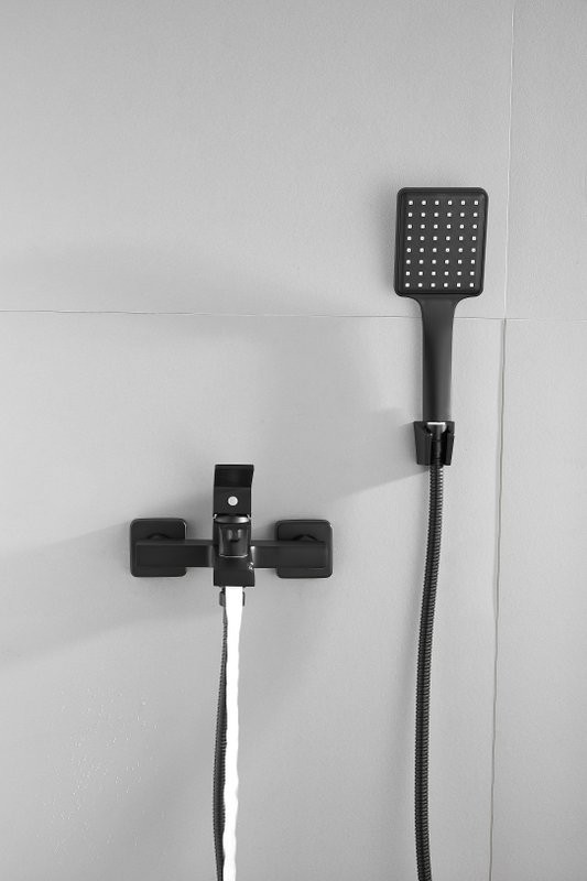 Смеситель для ванны с душем BELZ B60613-7 черный