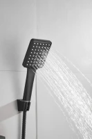 Смеситель для ванны с душем BELZ B60613-7 черный