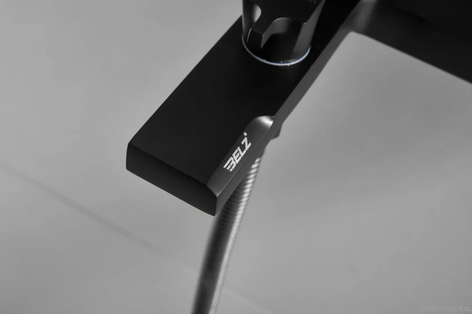 Смеситель для ванны с душем BELZ B60613-7 черный