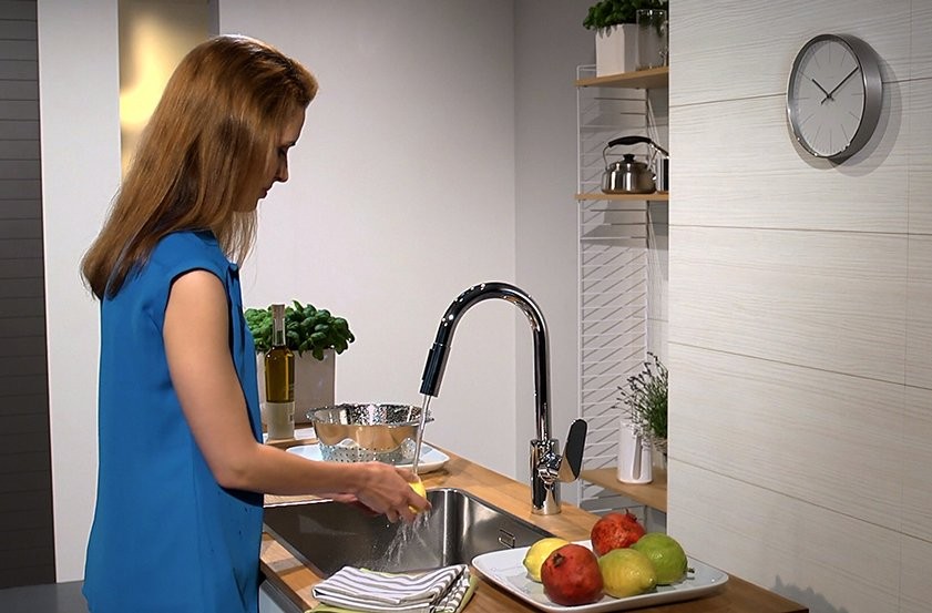 Комплект Смеситель Hansgrohe Focus 31815000 + Фартук черный