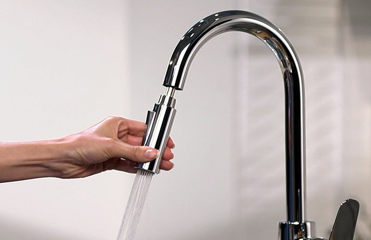 Комплект Смеситель Hansgrohe Focus 31815000 + Фартук черный