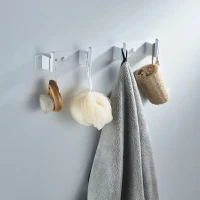 Крючки для ванной и кухни / планка с 4 крючками Shevanik SG5741C, белый