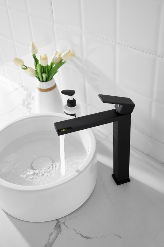 Смеситель для раковины BELZ B613 B11613-7 матовый черный