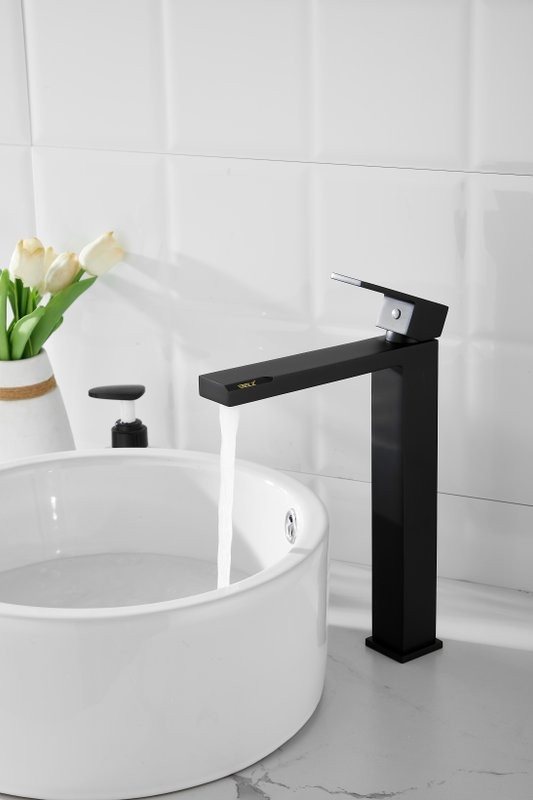 Смеситель для раковины BELZ B613 B11613-7 матовый черный