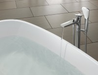 Напольный смеситель для ванны с душем Kludi Ambienta 535900575