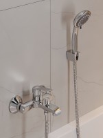 Смеситель для ванны с душем Orange Prim M42-100cr хром Смеситель для ванны с душем Orange Prim M42-100cr хром