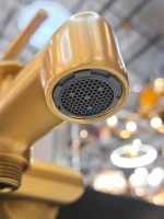 Смеситель для ванны с душем AltroBagno Metropoli 0219 OrSp матовое золото Смеситель для ванны с душем AltroBagno Metropoli 0219 OrSp матовое золото