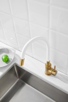 Смеситель для кухни BELZ B810 B73810-5 с гибким изливом, золото