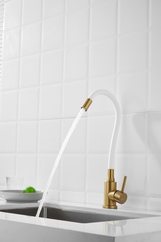 Смеситель для кухни BELZ B810 B73810-5 с гибким изливом, золото