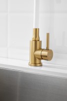 Смеситель для кухни BELZ B810 B73810-5 с гибким изливом, золото