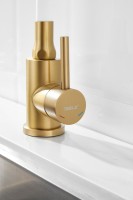 Смеситель для кухни BELZ B810 B73810-5 с гибким изливом, золото