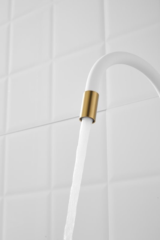 Смеситель для кухни BELZ B810 B73810-5 с гибким изливом, золото