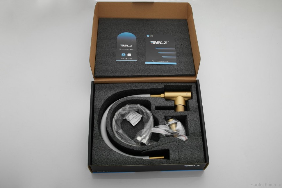 Смеситель для кухни BELZ B810 B73810-5 с гибким изливом, золото