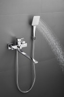 Смеситель с длинным изливом для ванны BELZ B22613 хром Смеситель с длинным изливом для ванны BELZ B22613 хром