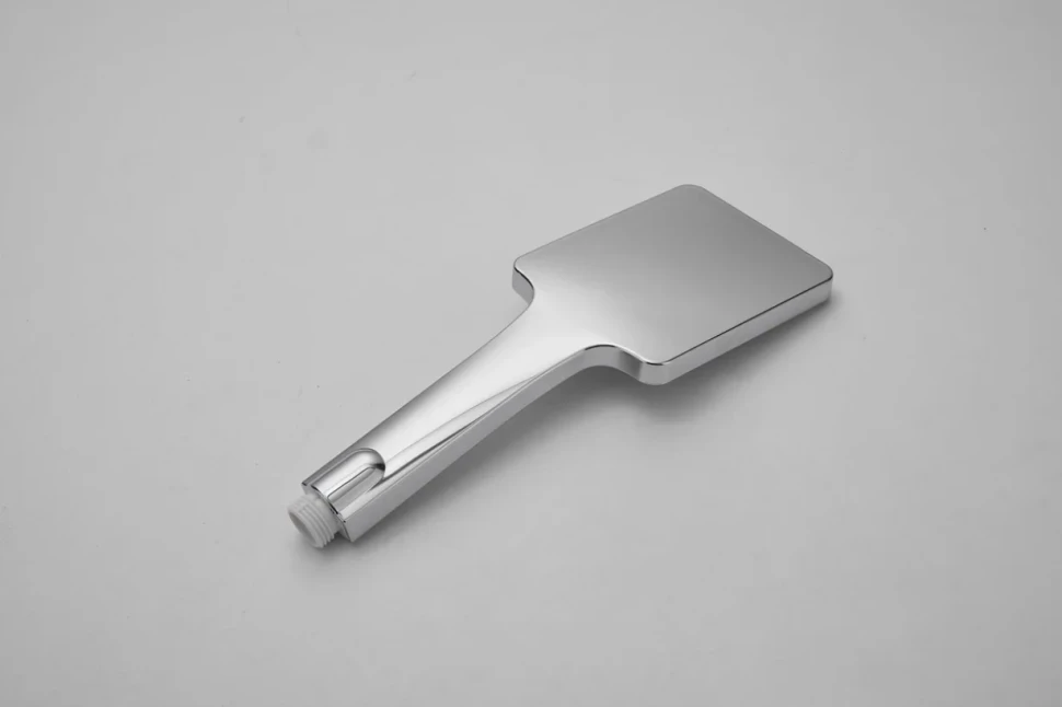 Смеситель с длинным изливом для ванны BELZ B22613 хром