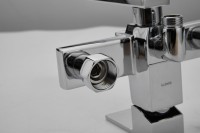 Смеситель с длинным изливом для ванны BELZ B22613 хром Смеситель с длинным изливом для ванны BELZ B22613 хром