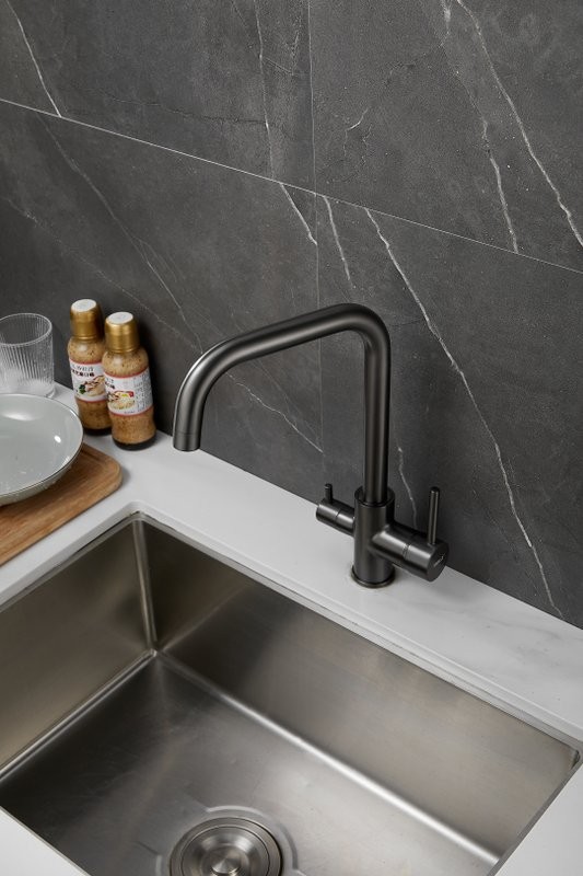 Смеситель для кухни BELZ B76802-3 вороненая сталь