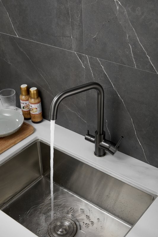 Смеситель для кухни BELZ B76802-3 вороненая сталь