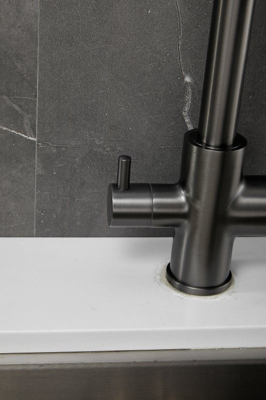 Смеситель для кухни BELZ B76802-3 вороненая сталь