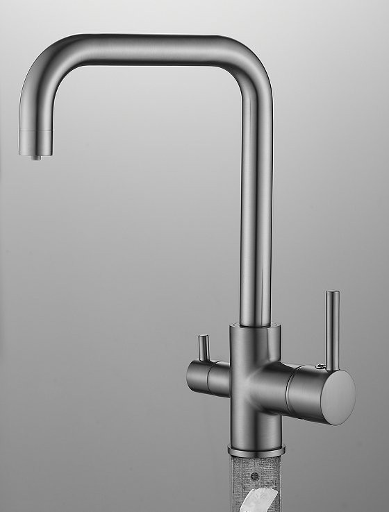 Смеситель для кухни BELZ B76802-3 вороненая сталь