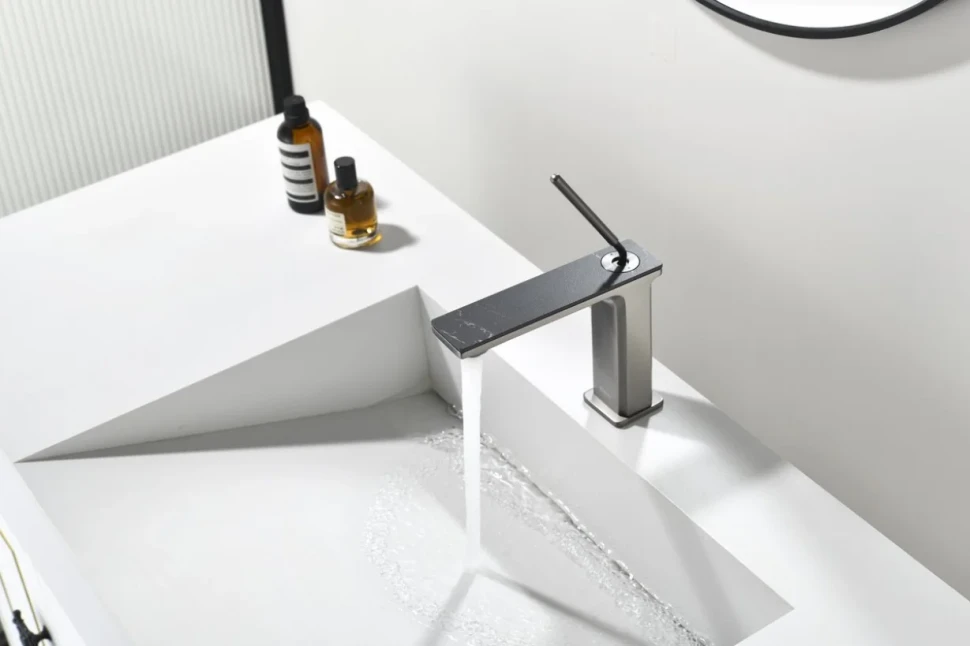 Смеситель для раковины Black&White Gravity 7105GM gun metal