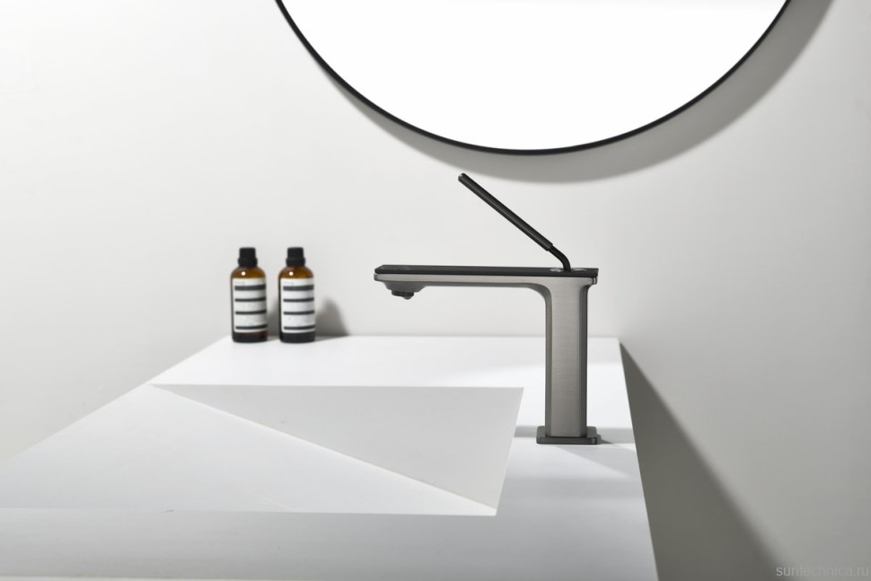 Смеситель для раковины Black&White Gravity 7105GM gun metal