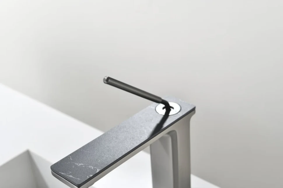 Смеситель для раковины Black&White Gravity 7105GM gun metal