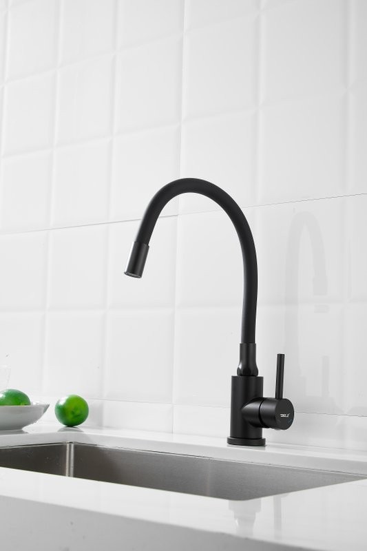 Смеситель для кухни BELZ B810 B73810-7 с гибким изливом, черный